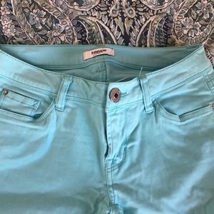 Kensie “effortless ankle biter” jeans size 25 teal